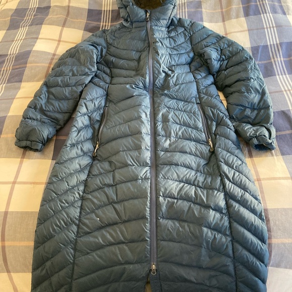 Full Length Down LL Bean Ultralight 850 Navy Women’s coat - Picture 2 of 6